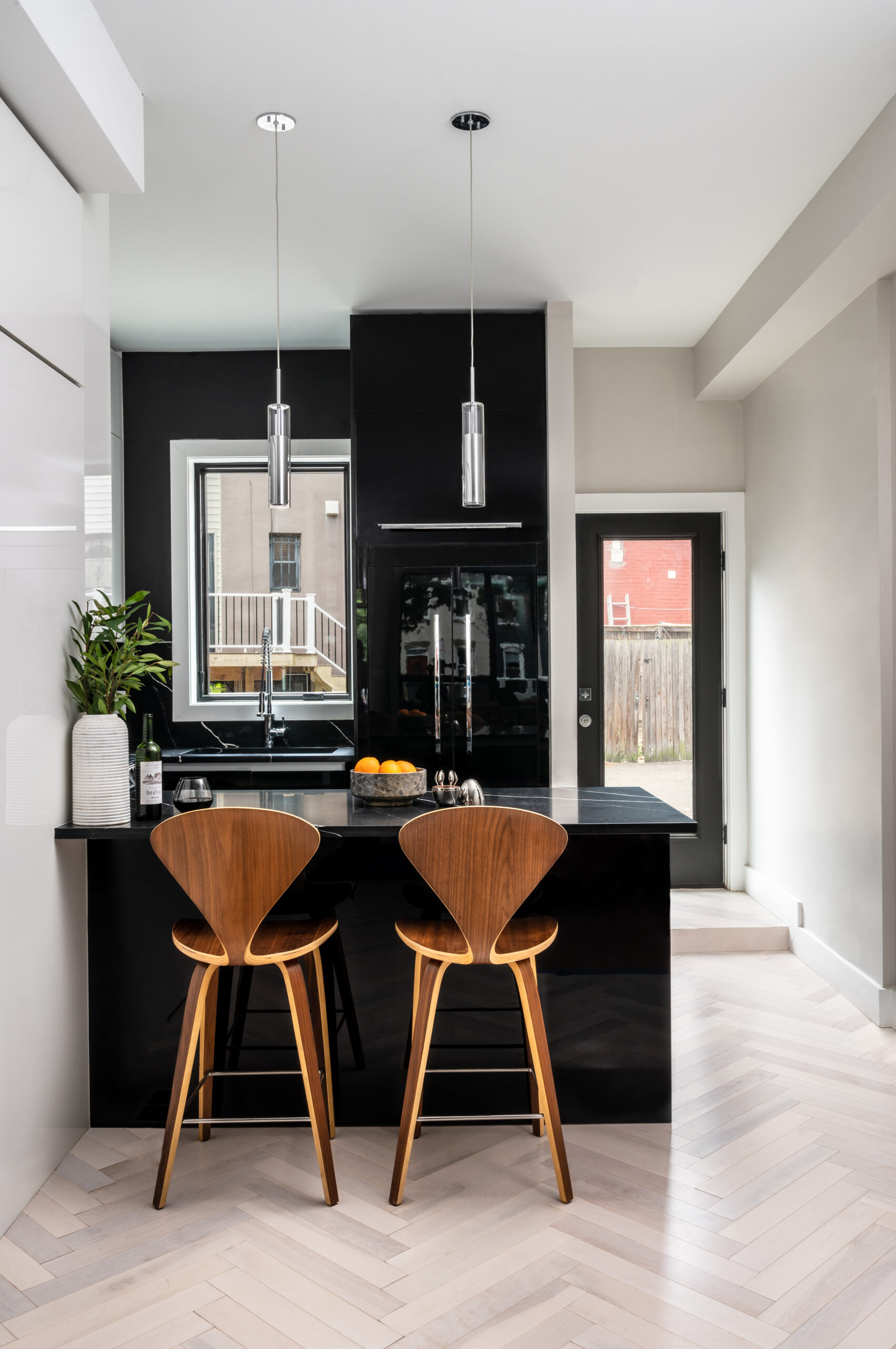 Washington DC, Black and White Kitchen Amelia Knox Design